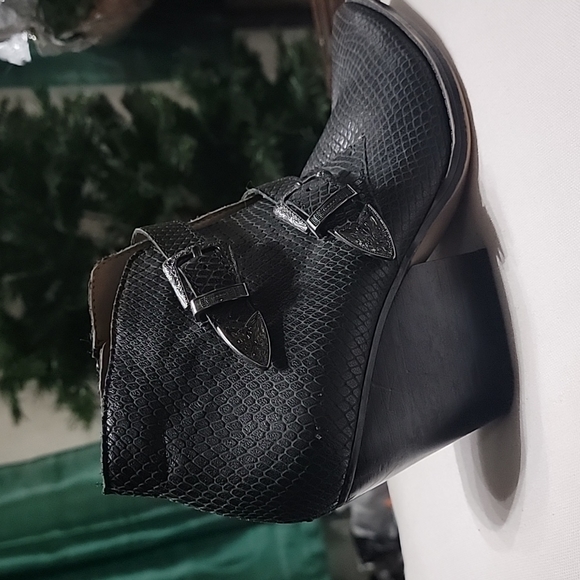 Franco Sarto casual  Heeled Bootie size 9 color black - Picture 5 of 15